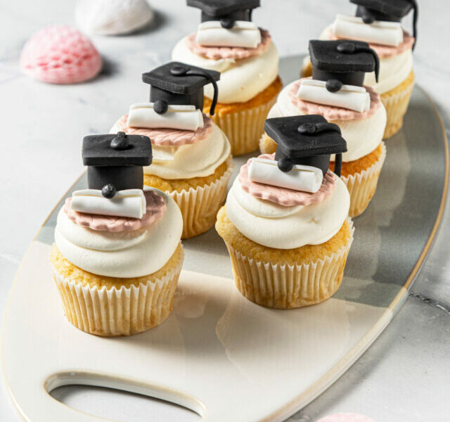 Graduation Cupcake 1 – 2022