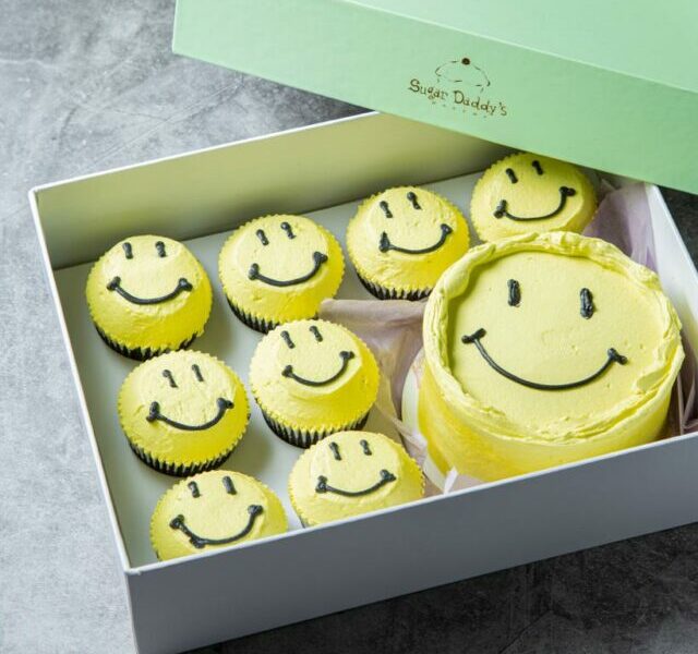 Minimalist & Cupcakes Box – Smiley